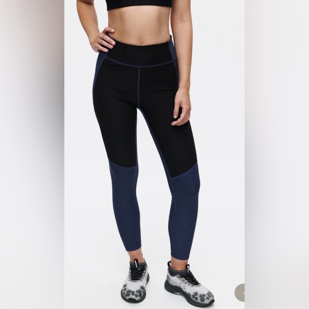 Outdoor Voices Two Tone 7/8 Leggings women’s Sz. S blue black NWOT